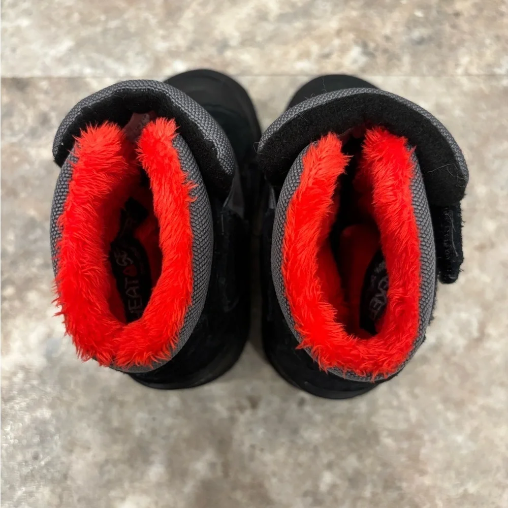 Toddler Alpenglow II Boots Size 4 Black, Grey & Red Faux Lining
